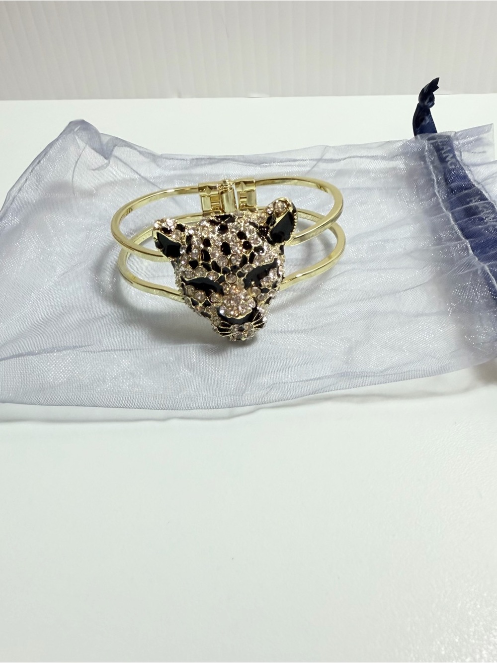 Gold tone Leopard Face Head Cuff Bracelet

NEW
